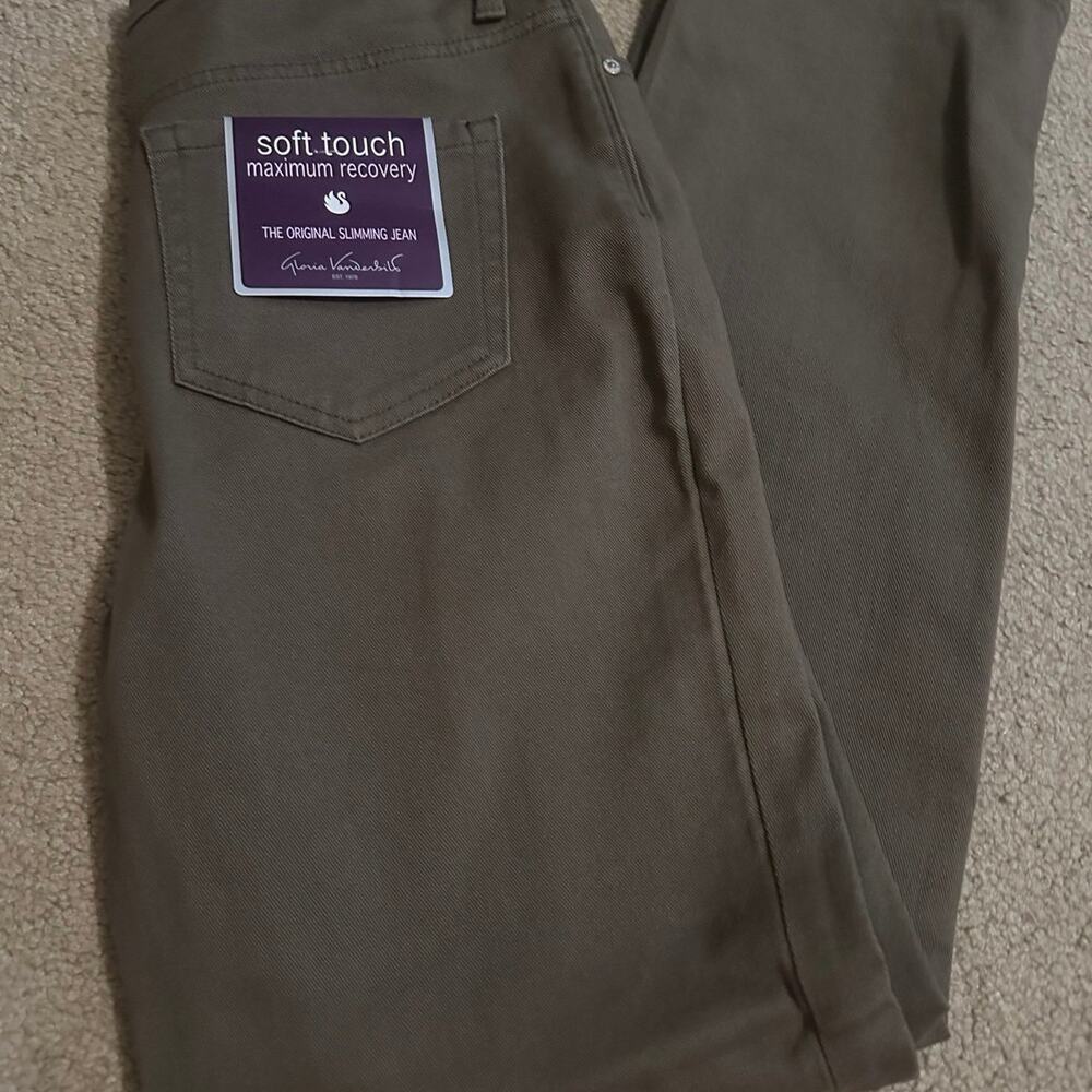 Gloria Vanderbilt Amanda Slimming Women’s 10 Short Jeans